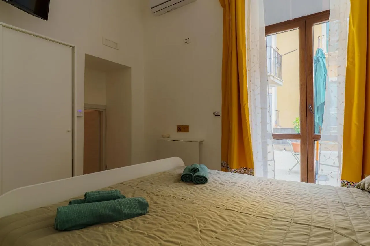 Casta Diva Holiday Rooms Catania Guest house