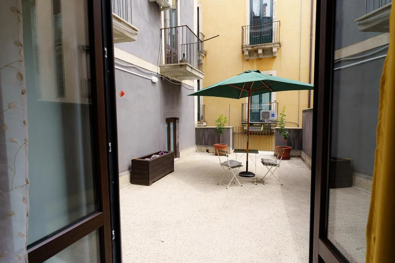 Casta Diva Holiday Rooms Catania 0*,