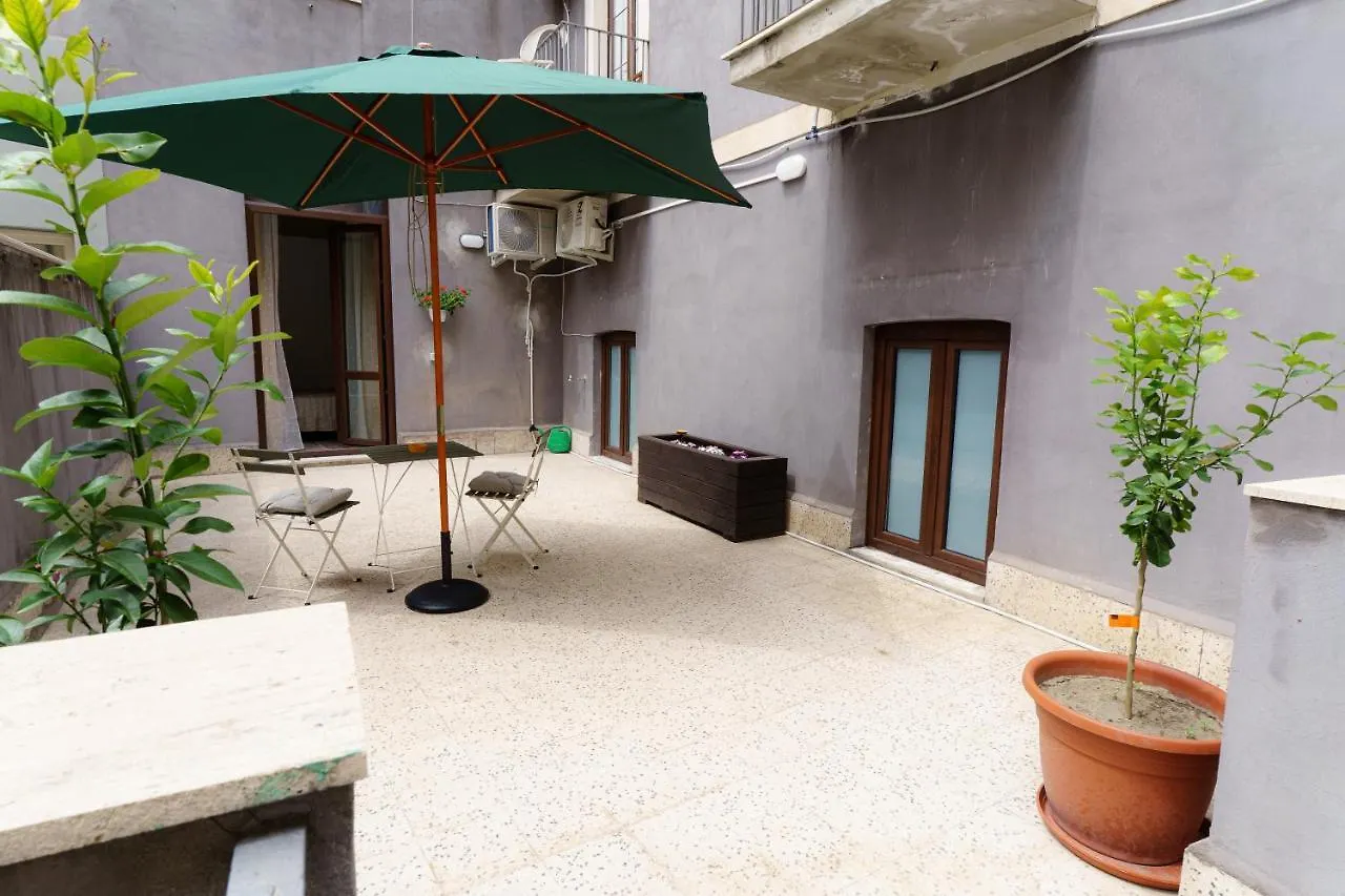 Casta Diva Holiday Rooms Catania Guest house
